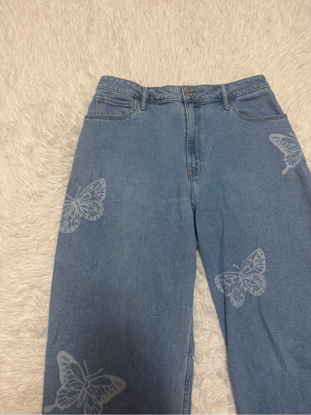 Hollister Light Blue Straight-Leg Jeans with Butterfly Hollister Dad Jean - Picture 2 of 5